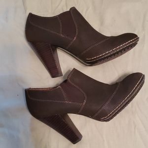 SOFFT BROWN SUEDE/LEATHER BOOTIE 9M